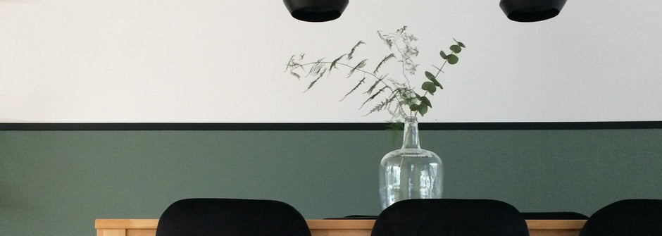 Een moderne lambrisering verven